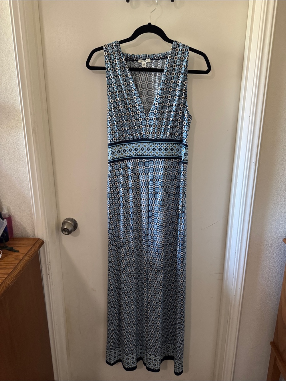 Max Studio Blue and White Sleeveless Printed Maxi Dress